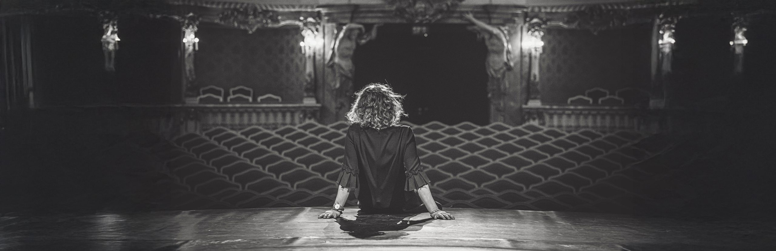 Verena Wohldorf auf der Bühne im Cuvilliés-Theater München